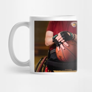 Double amputee basketball athlete (C022/6880) Mug